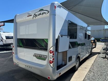 Avan Ovation M6 B Class