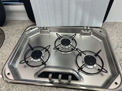 Avan Ovation M6 B Class