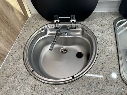 Avan Ovation M6 B Class