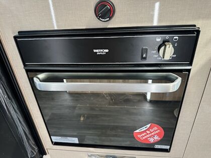 Avan Ovation M6 B Class