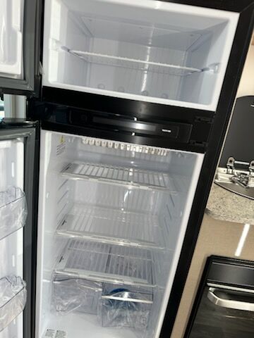 Avan Ovation M6 B Class