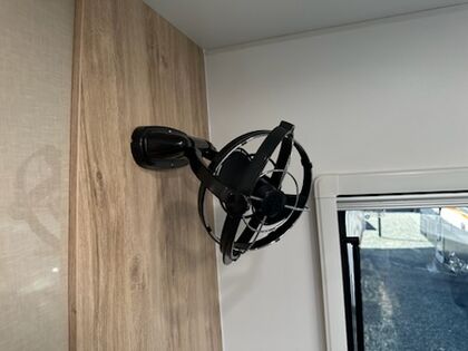 Avan Ovation M6 B Class