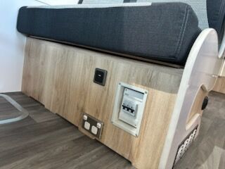 Avan Ovation M6 B Class