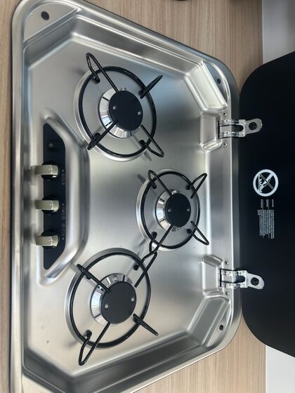 Avan Ovation M6 C Class