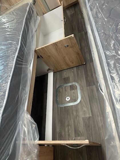 Avan Ovation M9 B Class