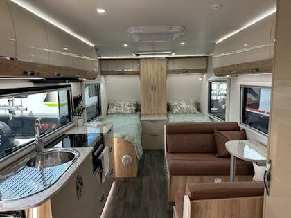 Golf Tourer 607 HT Single Beds