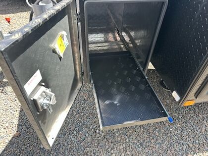 Golf Tourer 607 HT Single Beds